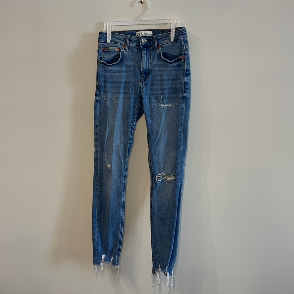 Zara Distressed Mid Rise The Skinny Jeans